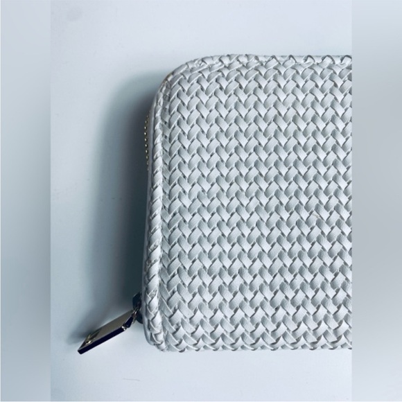 VS white coconut woven large full zip three compartment wallet size large - Picture 2 of 12